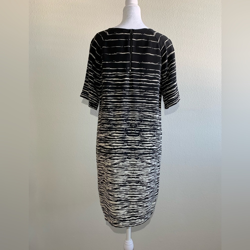 LIKE New, VINCE Black and Cream 100% Silk Shift with Pockets Dress, XS - Picture 3 of 16